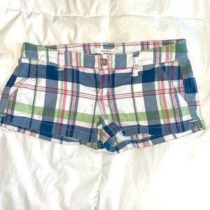 Girls/Women’s Hollister Plaid shorts size 1